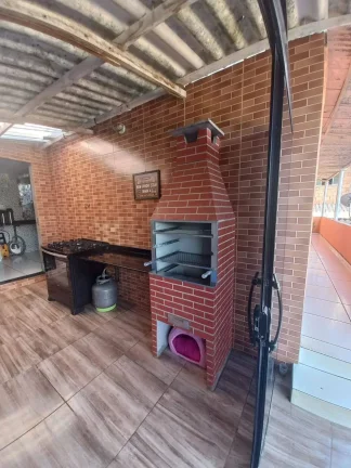 Imagem Casa com 3 Quartos e Espaço Gourmet no Bairro Violete, Alfredo Vasconcelos/MG
