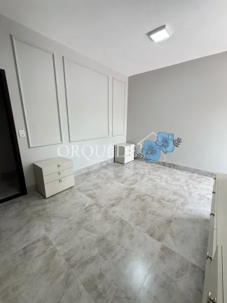Imagem Casa à venda na cidade de rio verde com 3 quartos, 3 suítes, 2 salas, 1 banheiro, 1 vaga de garagem e 156m² de área.