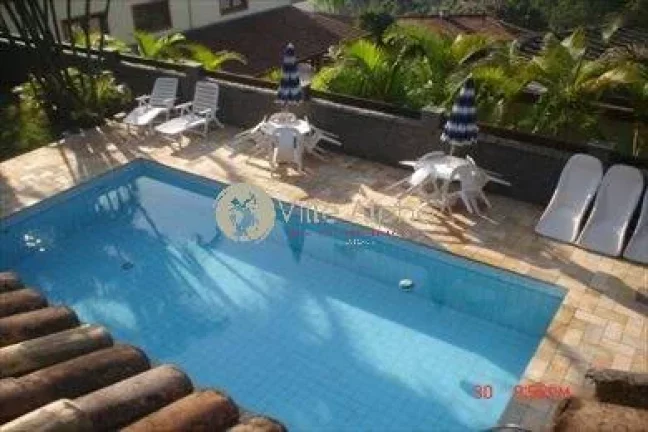 Imagem Fantástica Casa a venda no condomínio fechado da Santa Terezinha em Santos