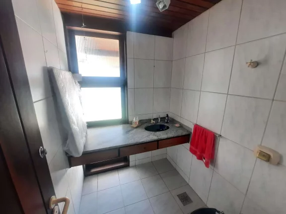 Imagem Casa à Venda, 327 m², 6 Dormitórios, (1 Suíte), Trindade, Florianópolis/SC