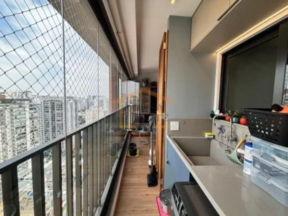 Imagem Apartamento com 70 m², 2 dormitórios sendo 1 suíte, 2 banheiros, sala para dois ambientes. O imó...