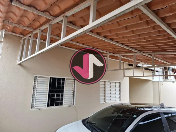Imagem Casa Térrea à Venda  Centro Sul  Várzea Grande/MT Imóvel espaçoso, ideal para quem busca co...