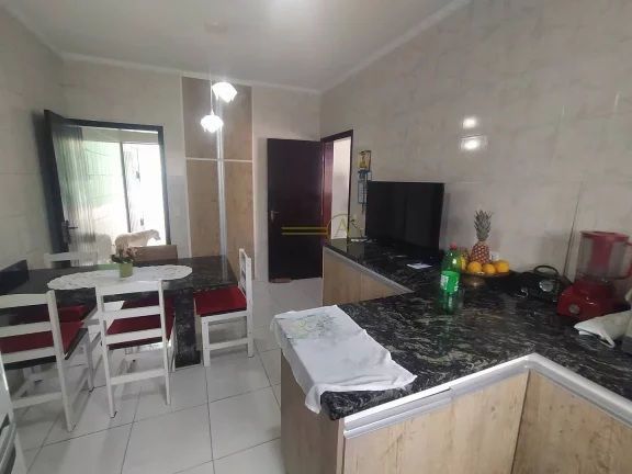 Imagem Casa com 3 dorms + Edícula, á 700m da Praia á venda em Peruíbe