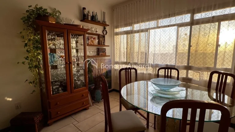 Imagem Amplo apartamento à venda no Jardim Chapadão em Campinas, em perfeito estado de conservação. O i...
