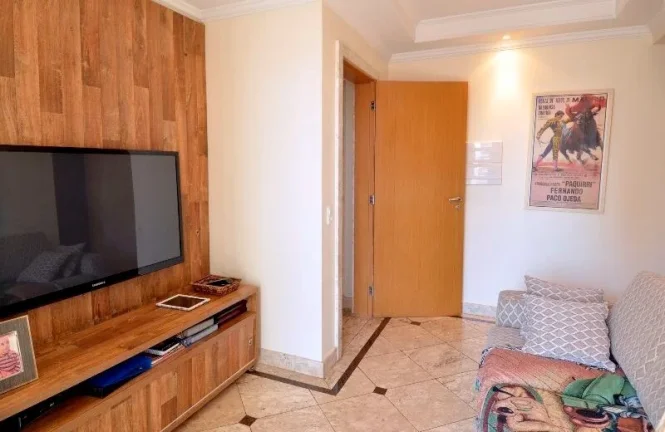 Imagem Apartamento 190 M², 3Q, 3 suítes, face norte, elevador privativo, 5 banheiros, 4 vagas, piscina, academia, sauna, quadra, salão de festas e jogos.