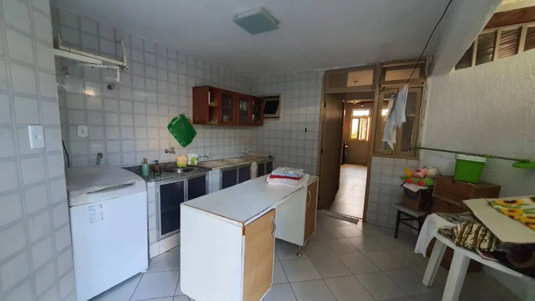 Imagem Casa à venda no Bairro Grageru - Espaçosa e Arejada | Imóvel em Destaque!