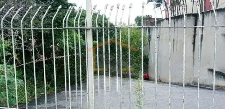 Imagem Terreno com casa antiga, 1187mÂ², com 25mÂ² de frente. 
Ãrea de grande visibilidade, ideal para imÃ...