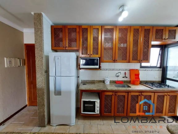 Imagem Ótimo apartamento com ampla planta e a poucos metros da praia !