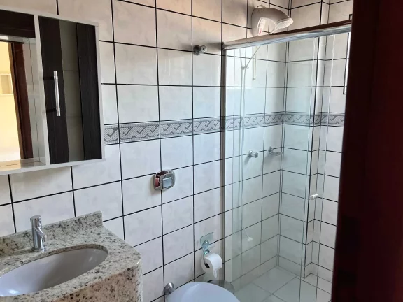 Imagem Apartamento mobiliado com 3 dormitórios sendo 1 suíte e 2 vagas de garagem em Itapema/SC