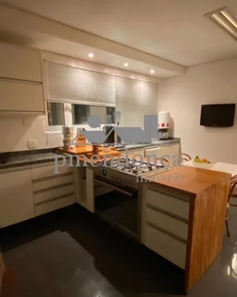 Imagem Lindo apartamento reformado em Predinho charmoso, sem elevador, em uma das ruas mais cobiçadas em P