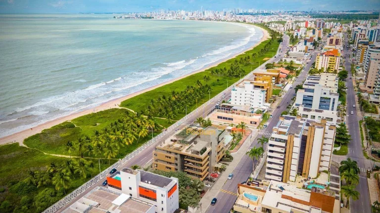 Imagem Apartamentos térreo com área privativa em L a beira mar da praia de Intermares -AP1431