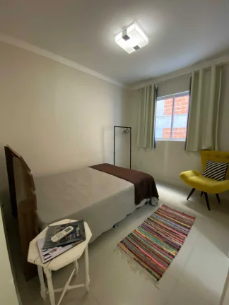 Imagem Apartamento mobiliado na Praia Brava com 1 suíte, 2 demi-suítes e 2 vagas de garagem em Itajaí/SC