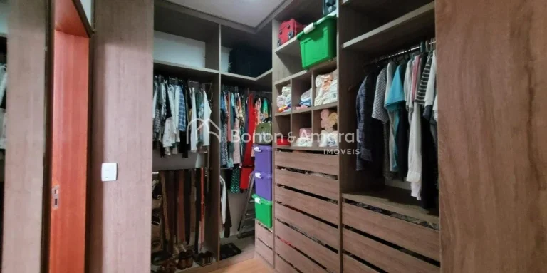 Imagem Venha viver em um condomínio tranquilo, cercado por mata nativa e com fácil acesso às principais ...