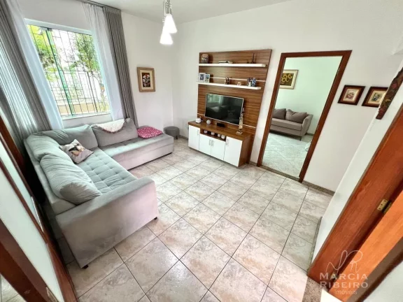 Imagem Casa com Piscina na Trindade