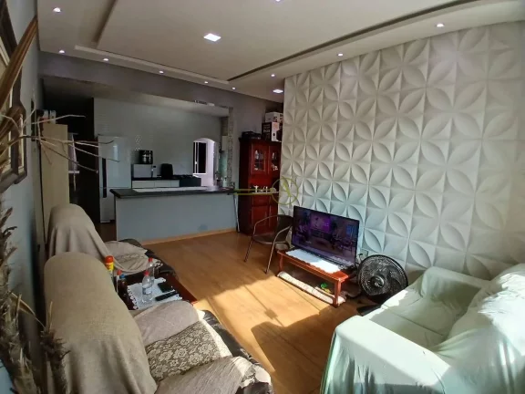 Imagem Casa geminada com área de churrasqueira, ótimo espaço e boa localização