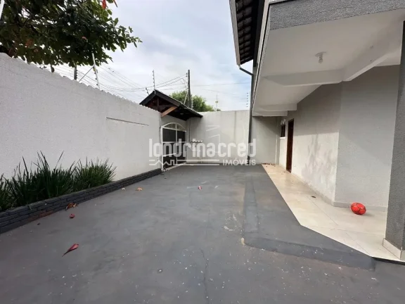 Imagem Casa ampla na região leste de Londrina com 4 dormitórios (1 suíte), piscina aquecida, churrasqueira, varanda e 7 vagas de garagem – Conforto e lazer!