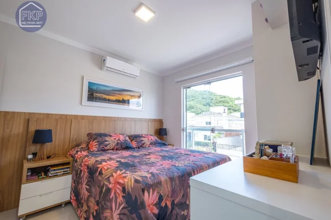 Imagem Casa Geminada 3 suítes!