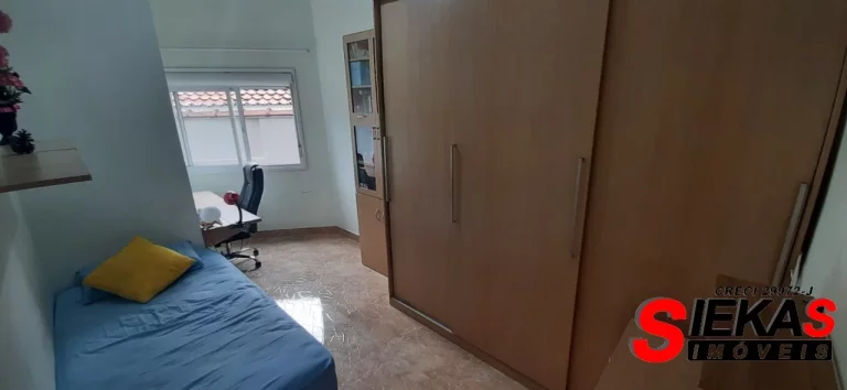 Imagem Imperdível! Casa à venda em São Paulo-SP, Itaquera, 4 quartos, 2 suítes, 2 salas, 3 banheiros, 3 vagas, 165m². Confira!