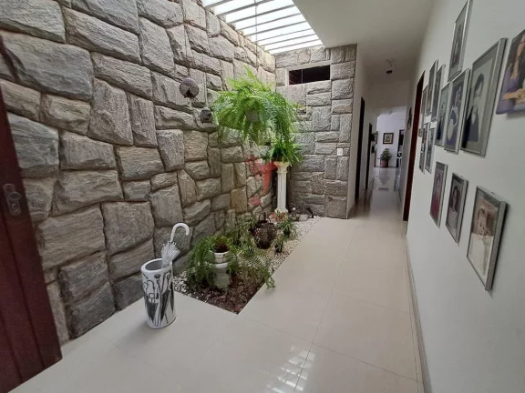 Imagem Casa Maravilhosa com 800m² com 5 suítes + DCE, Piscina, Espaço goumet + Churrasqueira