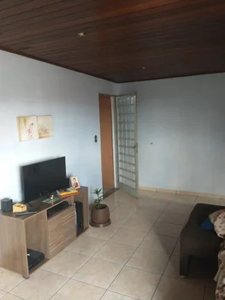 Imagem Sobrado Jardim Santa Edwiges - 140M², 5 Dorms, 1 Suíte, 4 Vagas, Varanda.