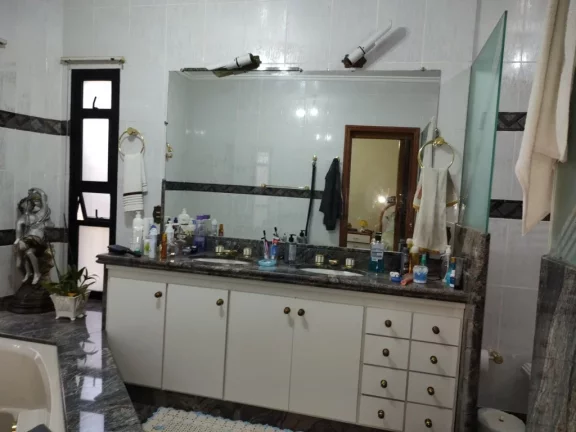 Imagem Imperdível casa à venda em São Paulo-SP, Vila Londrina: 5 quartos, 3 suítes, 7 banheiros, 5 vagas de garagem, 450m².