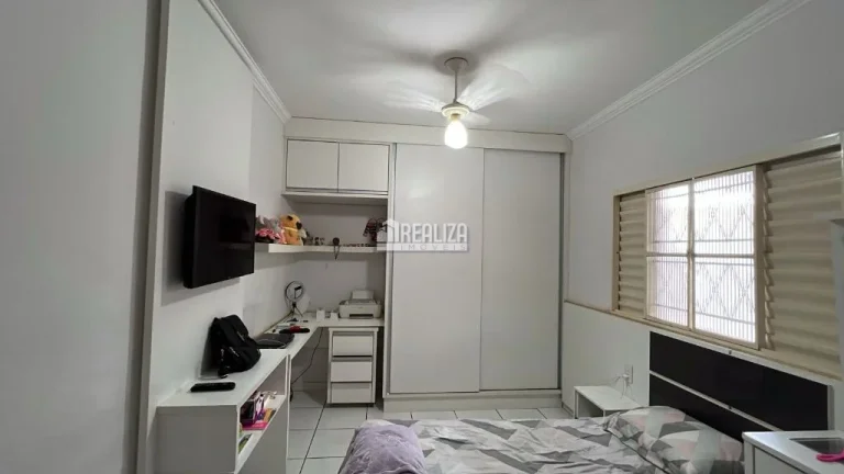 Imagem Casa à venda no Jardim Maracanã, Uberaba - 3 dormitórios, suíte, 2 garagens
