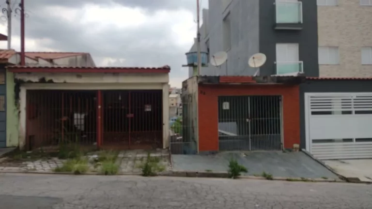 Imagem Casa Térrea antiga a venda no Pq Jaçatuba m² com 2 Dormitórios, 1 Banheira e 1 Vaga! renda extra