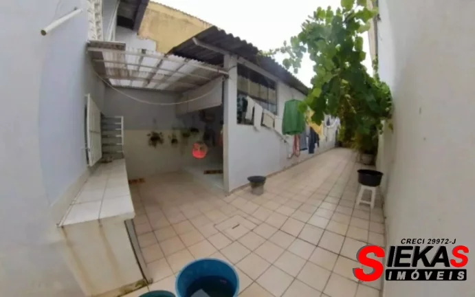 Imagem Imóvel de alto padrão com 3 quartos, 1 suite e 4 vagas de garagem no bairro Carrão, São Paulo-SP.