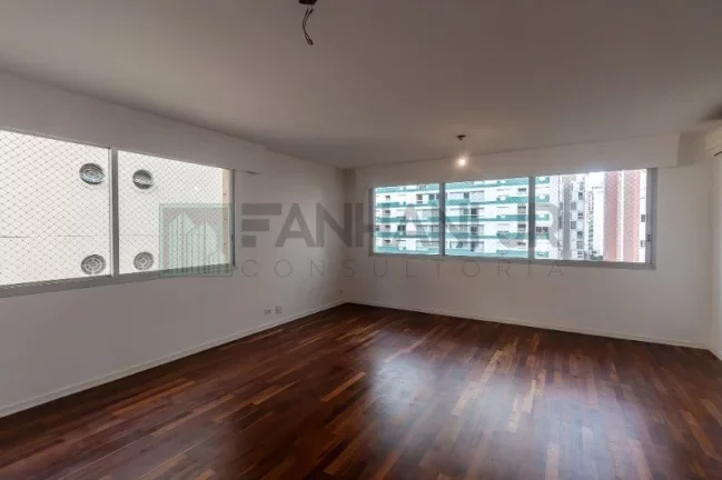 Imagem Imperdível: Apartamento para locação no Itaim Bibi, São Paulo-SP! 3 quartos, 1 suíte, 3 salas, 2 banheiros, 2 vagas de garagem e 160m² de área. Venha conferir!