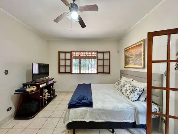 Imagem Cond Chácar dos Lagos - Térrea 3 suítes, anexo gourmet, piscina e pomar!