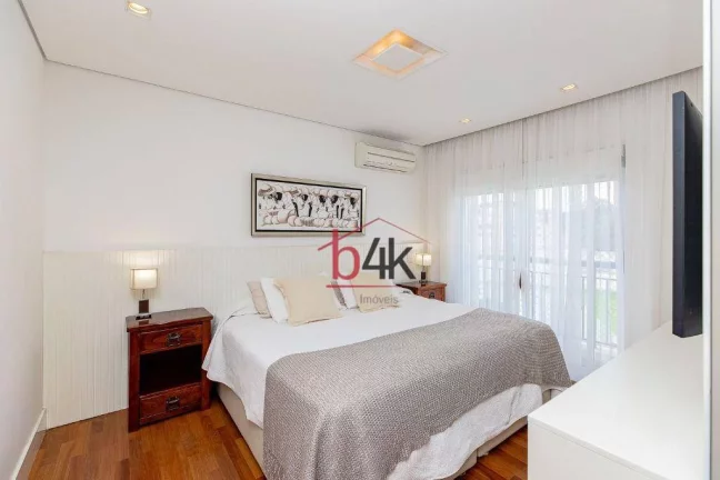 Imagem Apartamento à Venda Reformado de 171m² na Av. Washington Luíz - Alto da Boa Vista.