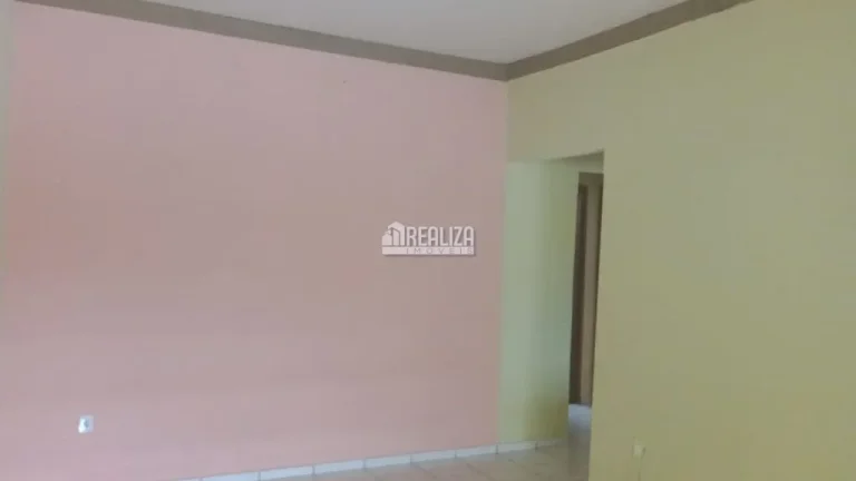 Imagem Casa à venda em Uberaba - 3 dormitórios, suíte, garagem e varanda!