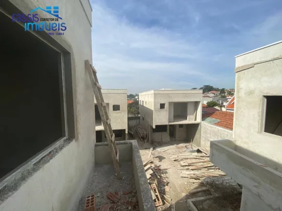 Imagem Ótimo sobrado 3 amplos quartos sendo um suíte/Closet, com 110 met