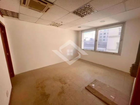 Imagem Sala Comercial de 188m² na Av. Rio Branco – Espaço com Ar Central no Centro