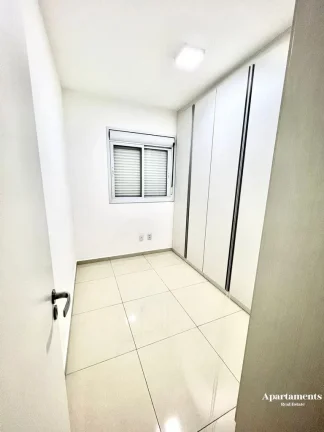 Imagem Semi mobiliado- Apto de 66m2 - 2 Dorm sendo uma suíte,varanda, 2 vagas de carro