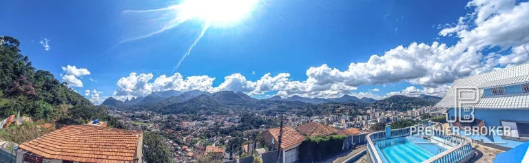 Imagem Casa à venda, 263 m² por R$ 900.000,00 - Fazendinha - Teresópolis/RJ