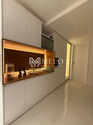 Imagem Oportunidade em BOA VIAGEM: 260m², 03qts, 01suite, 02 vagas/PORTEIRA FECHADA...