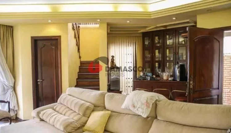 Imagem Sobrado à venda 3 Quartos, 3 Suites, 4 Vagas, 245M², Cerâmica, São Caetano do Sul - SP