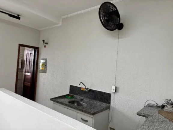 Imagem Sala comercial com um banheiro para alugar na Aviação!