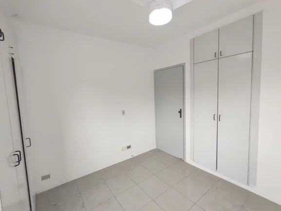 Imagem Apartamento com 2 dormitórios (1 suíte) , Dependência completa de serviço, 01 Vaga de garagem, em Perdizes, Portaria 24 hs com Segurança, Gerador