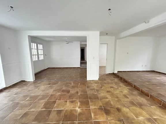 Imagem Casa comercial para locacao na ponta do farol