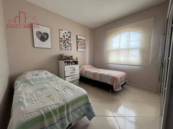 Imagem Casa com 116m² - 3 dorms - 2 vagas - Jd. Monte Azul.