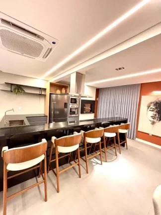 Imagem Apartamento com 2 dormitórios sendo 1 suíte e 1 vaga na Praia dos Amores em Balneário Camboriú