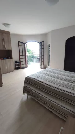 Imagem Sobrado de 219m² com 8 vagas, no Parque Marajoara, santo André, SP