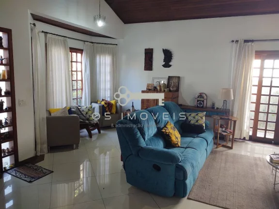 Imagem Casa à venda na Granja Viana – 3 dormitórios, 1 suíte !