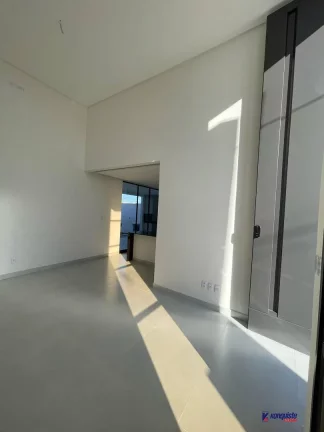 Imagem VENDO CASA 3/4 SENDO 3 SUITES EM CONDOMÍNIO - NOVA ESPERANÇA