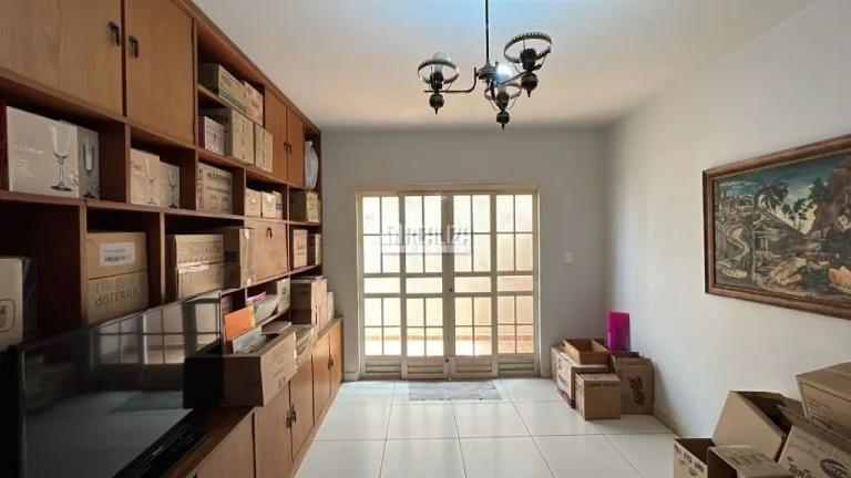 Imagem Casa à venda no bairro Vila Olímpica, Uberaba - 3 dormitórios, suíte, sacada e quintal!