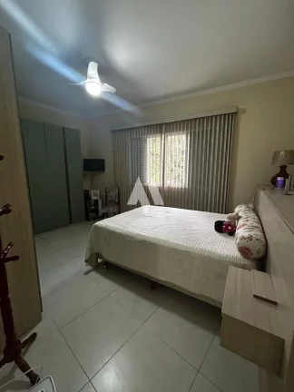 Imagem Casa á venda com 3 dormitórios e 2 suítes - Aparecida em Santos