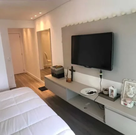 Imagem Apartamento quadra mar com 3 dormitórios e 2 vagas em Balneário Camboriú/SC