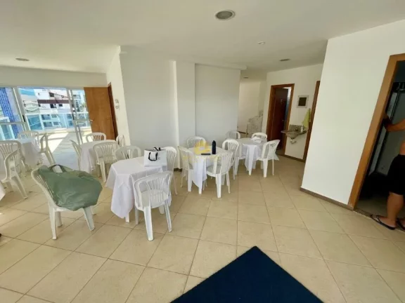 Imagem Descubra este lindo apartamento para alugar na Enseada Azul, Guarapari. Com uma área privativa de 7...